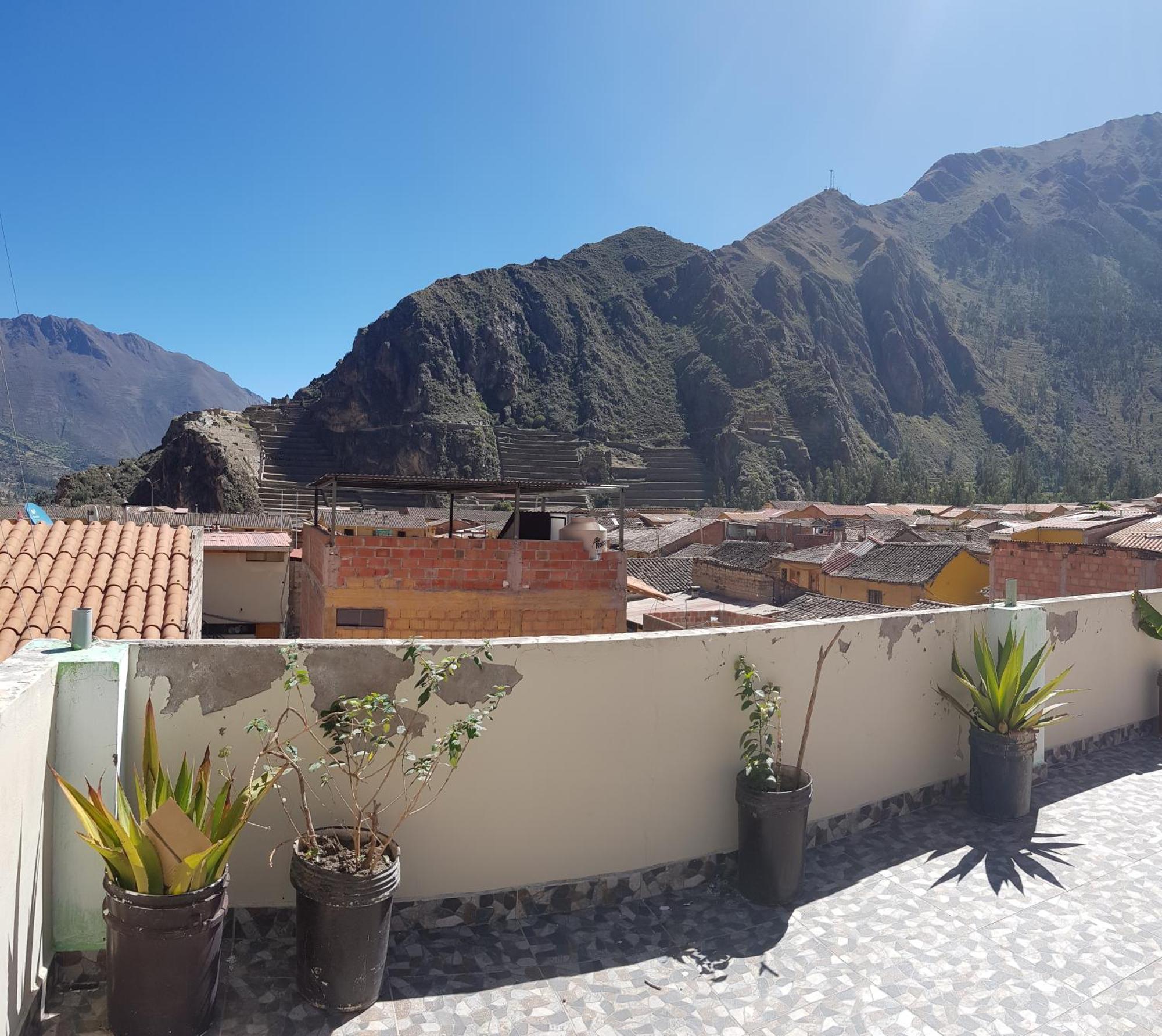 Hostal Apu Qhawarina Ollantaytambo Exterior photo